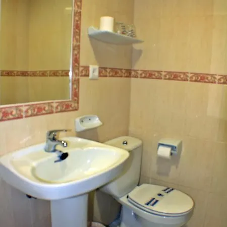 Carlos I Affittacamere La Línea de la Concepción